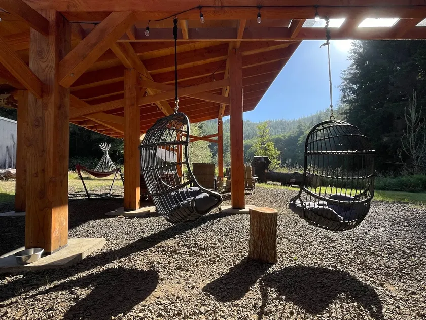 Sitka Farmhouse - Coastal 3 acres, pond, forest - Image 1