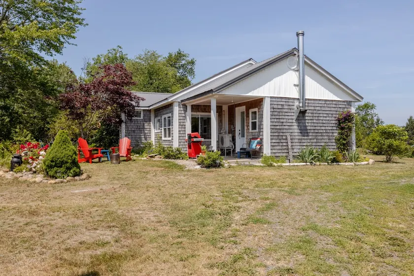 Holiday House - Image 1