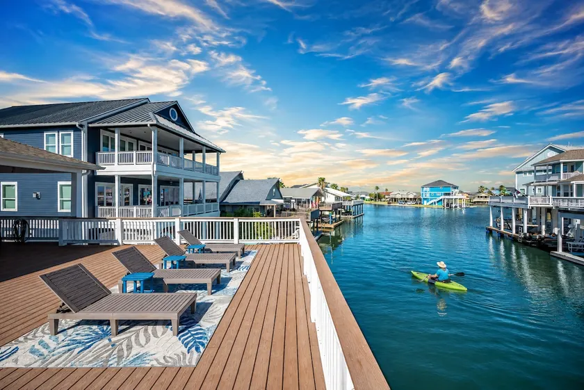 Agua Vista Waterfront Paradise/Hot Tub/Fish/Kayaks - Image 1
