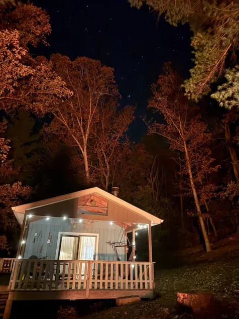 The Haven, a cozy cabin in the woods. Pet friendly - Image 1