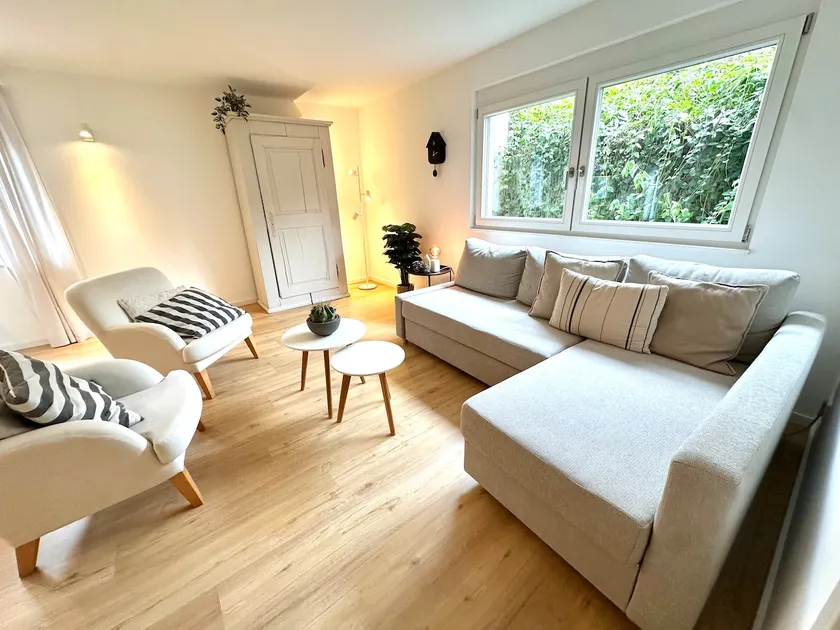 Modern and spacious 2-room apartment in Oststadt - Image 1
