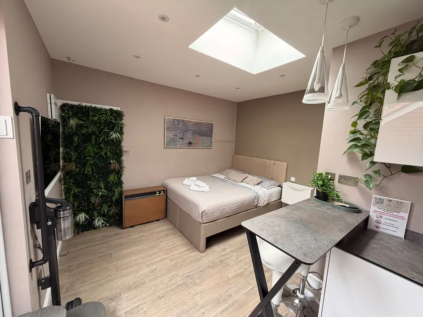 Private Modern Studio Retreat - Image 1