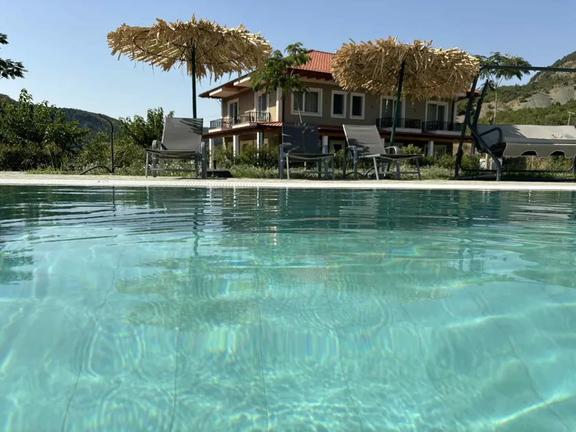 Guesthouse Lumo & pool - Image 1