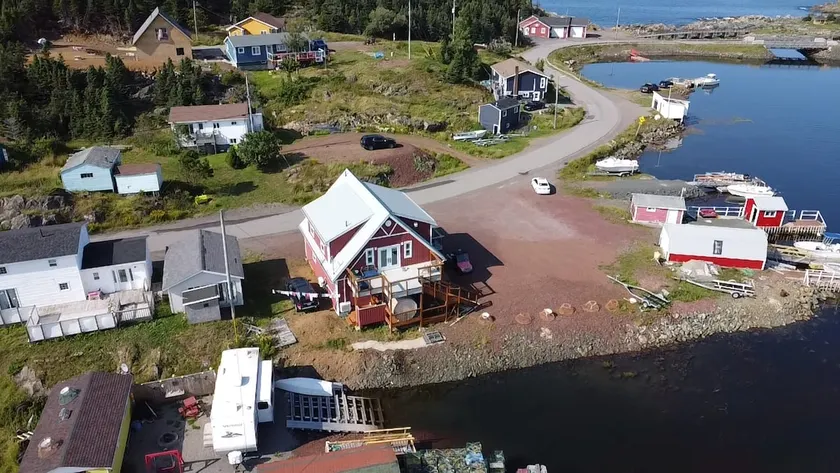 Iceberg Season Retreat - Chateau Shoal Tickle - Image 1