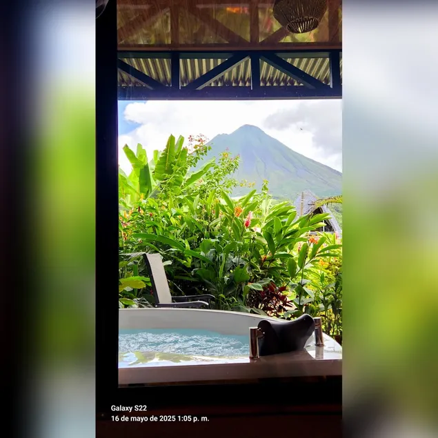 The charm of the Arenal, Jacuzzi and hot springs - Image 1