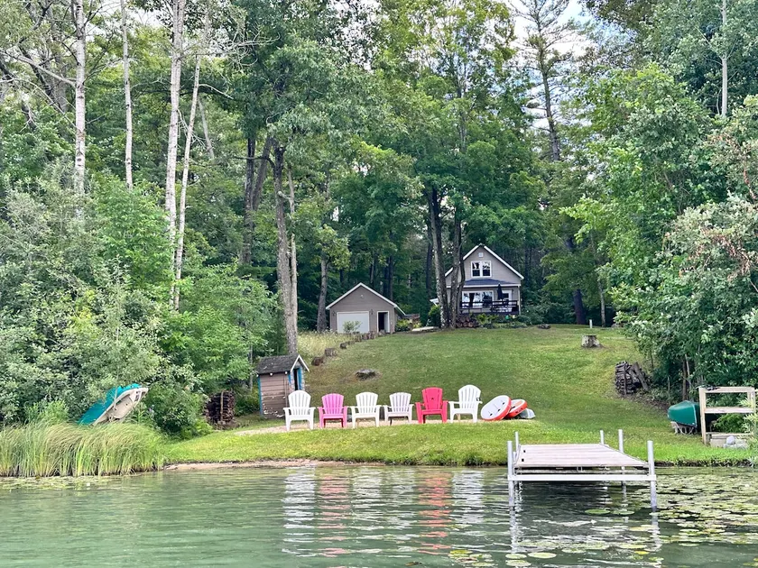 Emerald Cove Cottage-3 bd, 2 ba-Sleeps 10 - Image 1