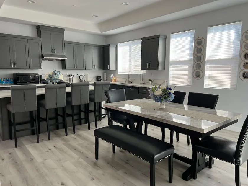 Beautiful 3 Bedroom 2.5 Baths with Jacuzzi Bathtub - Image 1
