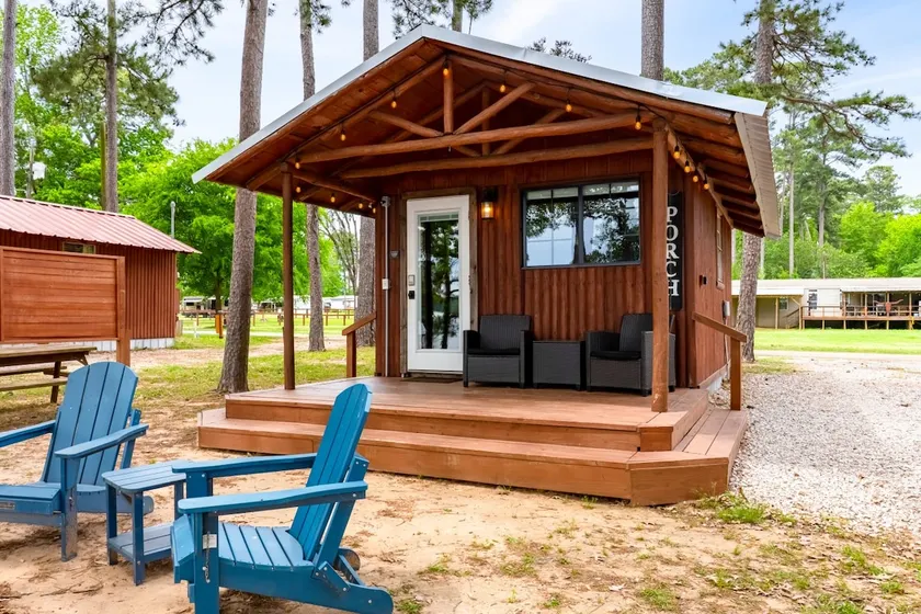 Cozy Cedar Waterfront Cabin 10 on Toledo Bend - Image 1