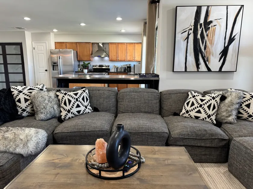 Cubs Stadium in backyard/Heated Pool /Dog Friendly - Image 1