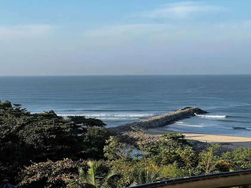 Sea view entire Apt in 8th Floor @ Seascape Kannur - Image 1