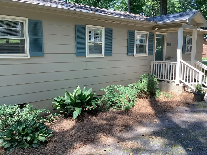 Cozy 3 bedroom cottage on Lake Bowen - Image 1