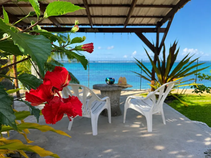 Large beachfront house - 3 bedrooms, air conditioning, beach access - Image 1