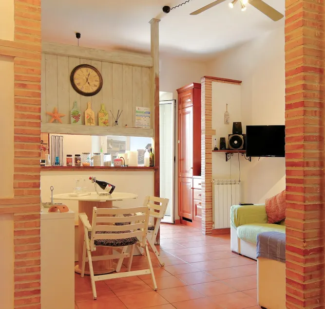 Rustic by the sea with a loggia - Image 1