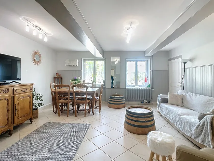 Gîte Fleurs de Gamay au coeur du Beaujolais - Image 1