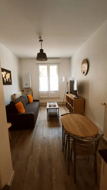 276 | Cozy, close to the beach, downtown, autonomous. - Image 1