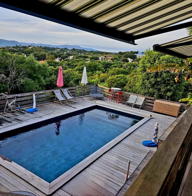 Garden level apartment with pool - Image 1