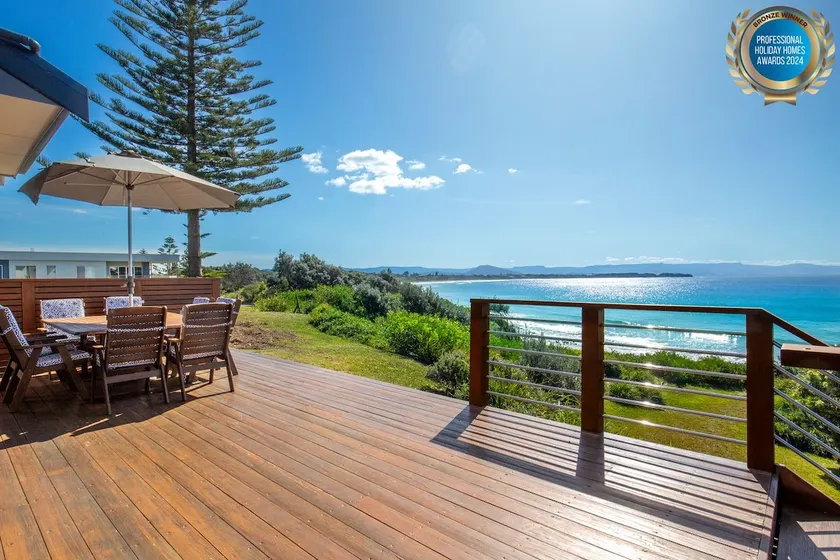 Eclipse Absolute Beachfront with Stunning Views - Image 1