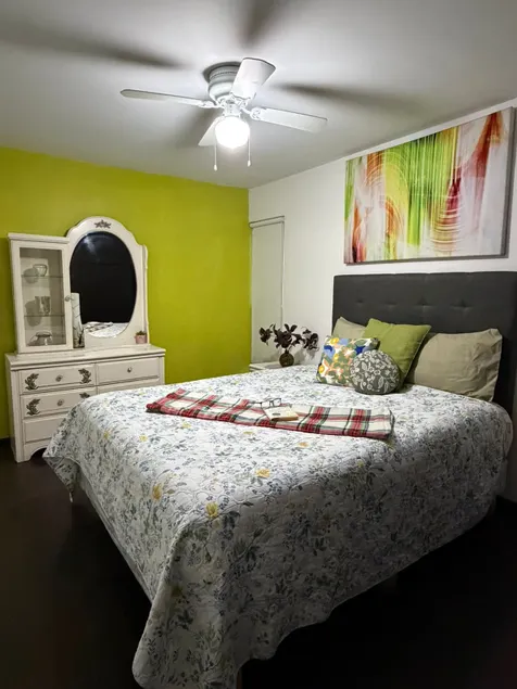 Private apartment near the beach and downtown 2 bedrooms - Image 1