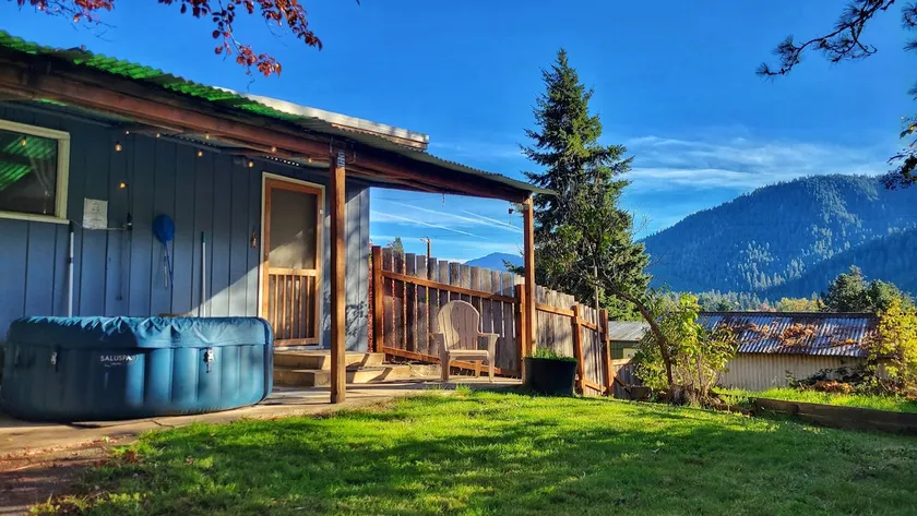 Mountain Peak Views from Hot Tub in Uptown 2 Bdr - Image 1