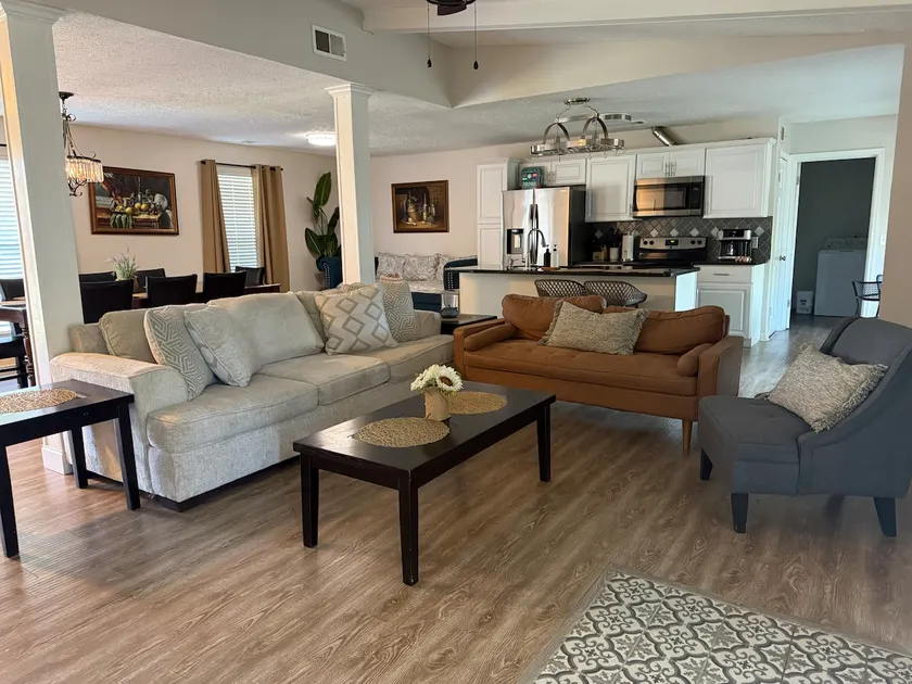 Pet friendly/ Fenced 3 bedroom 2 bath home 2 - Image 1