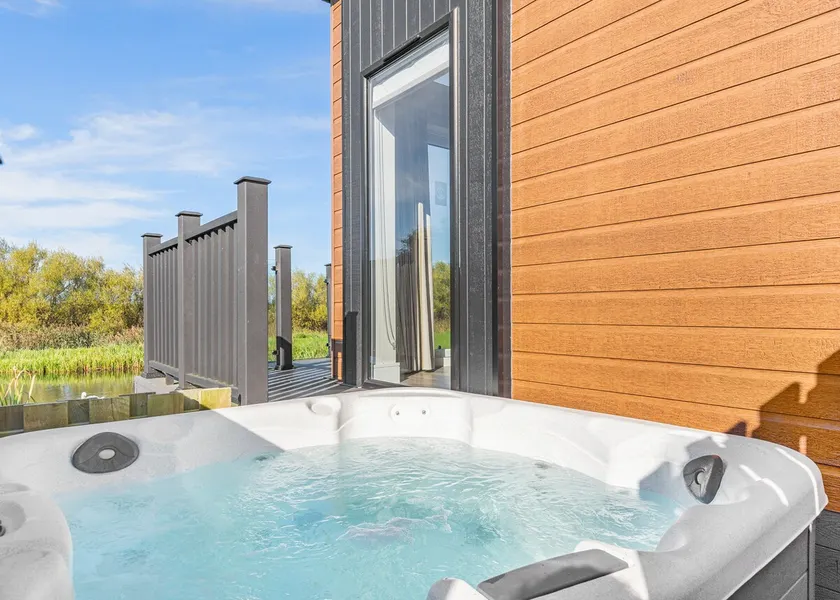 Lakeside Retreat VIP - Image 1