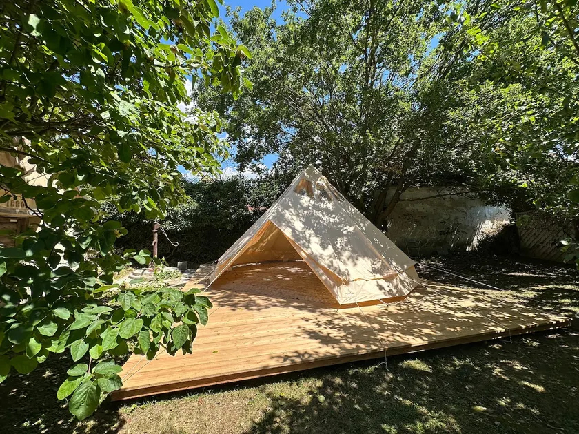 Cozy outdoor tent near Vienna with big log cabin! - Image 1