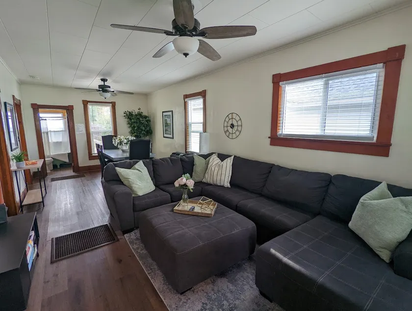 Vicky's Place | Pet Friendly w/Yard & Parking - Image 1