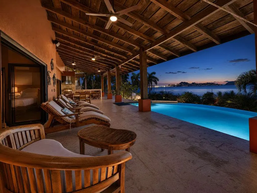 Casa Suenos-Beautiful Beachfront House - Image 1