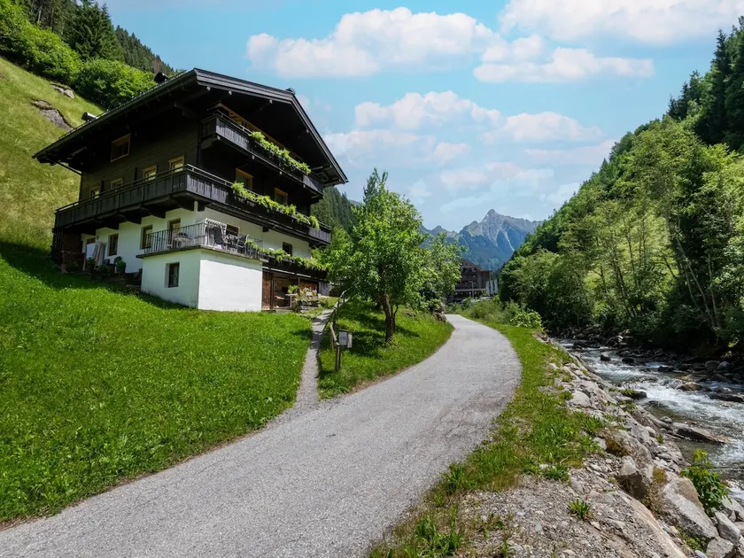 Chalet in Tirol by Zillertal Ski Slopes - Image 1