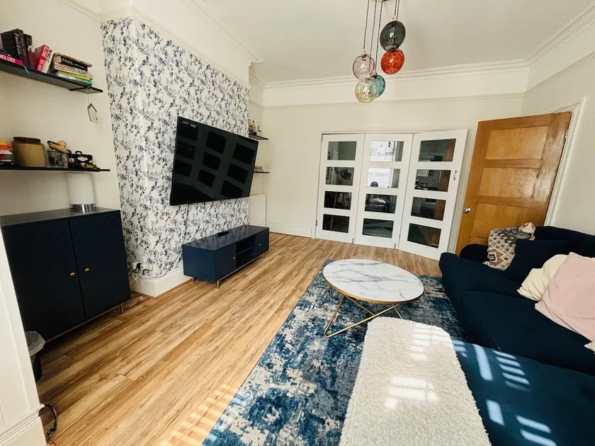 4 Bedroom House in Newcastle city centre location, Free Parking, Fast WiFi - Image 1
