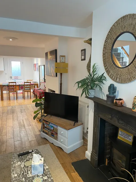 Very central 2-bed house with bags of character - Image 1