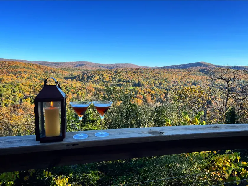 Incredible Fall Views, Cozy Mountaintop Getaway - Image 1