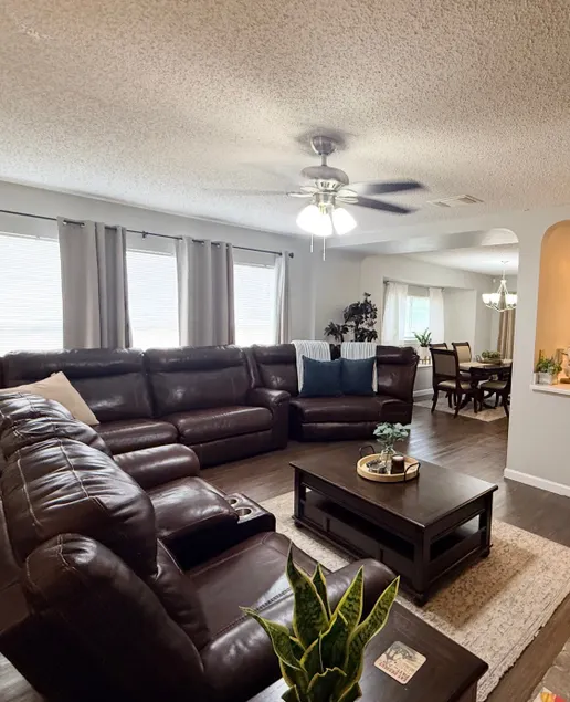 Cozy Home Away from Home near SeaWorld & Six Flags - Image 1