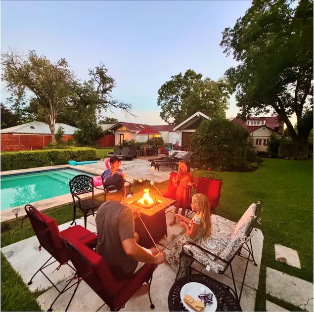 Historic Luxury Estate for 13 - Heated Pool, Hot Tub, Fire Pit & Pool Table - Image 1