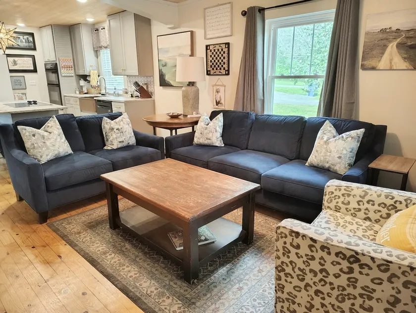 Steele Magnolia Cottage-cozy, full reno, sleeps 6 - Image 1