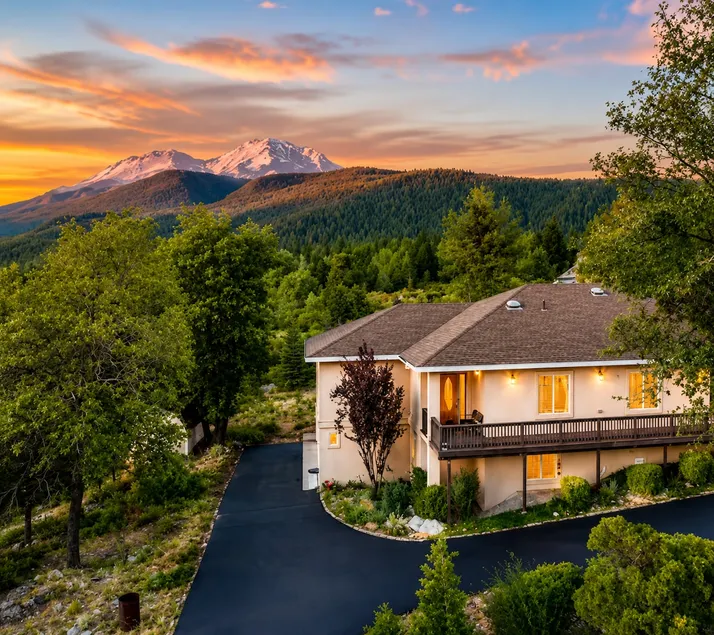 Mt. Shasta is calling-Amazing Views-House of Light - Image 1