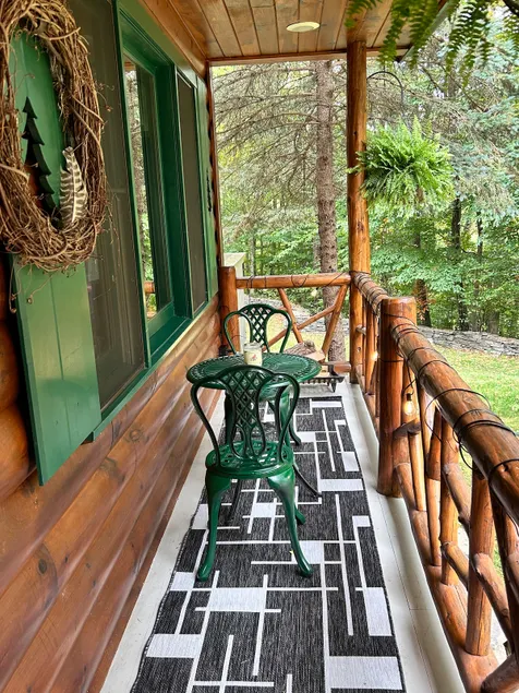 Real log cabin,stone fireplace,great wifi, private - Image 1