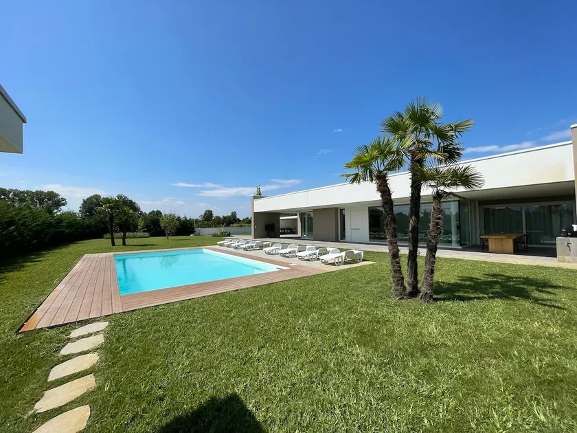 Private Villa with Pool in Padua • STIMAhome - Image 1