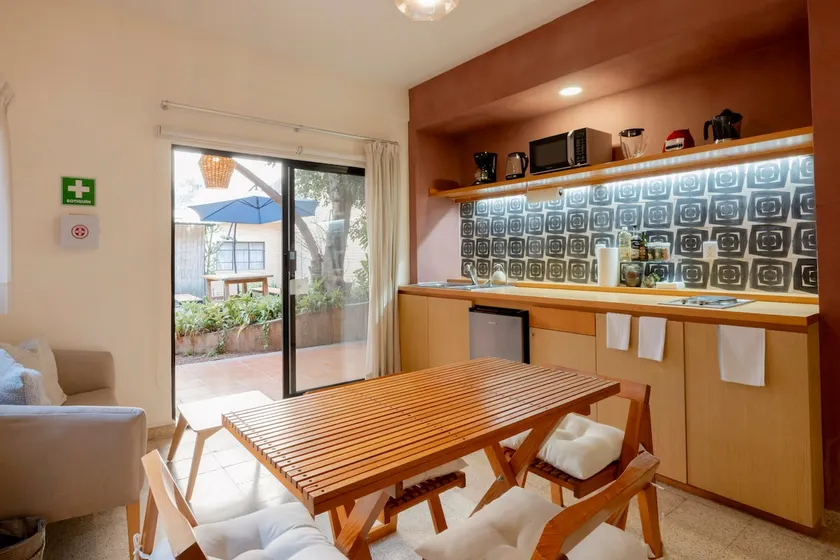 Cool Apartment Surrounded by Greenery - Image 1