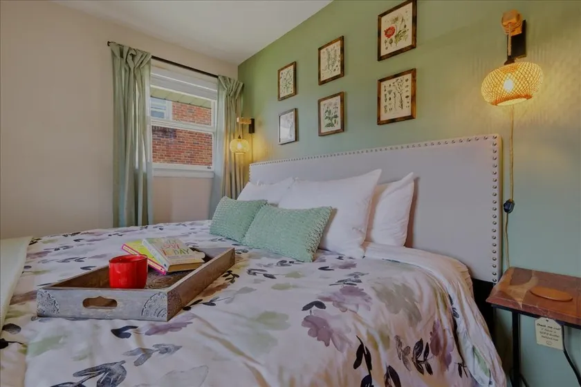 Book NOW Skip the Tent — Real Beds Near Folk Fest - Image 1