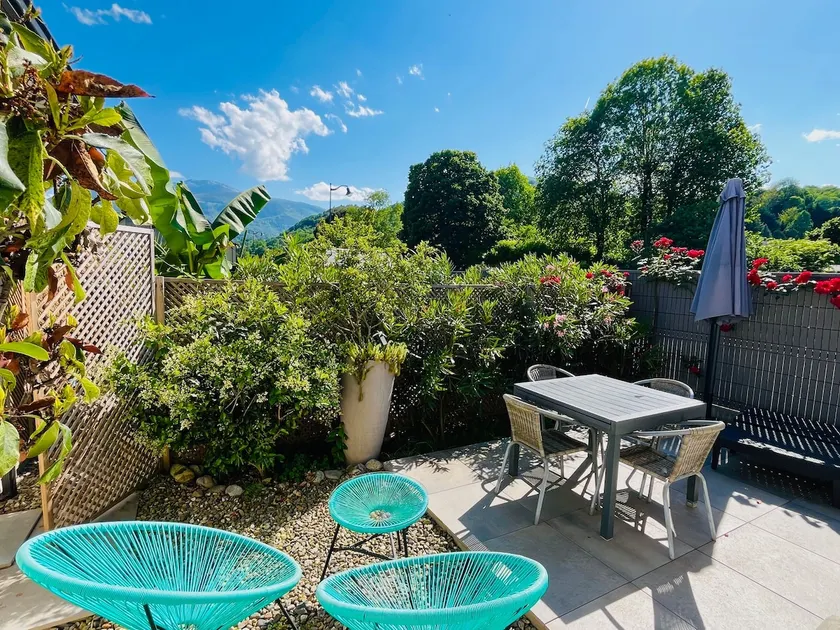 Independent accommodation with large terrace and mountain view - Image 1