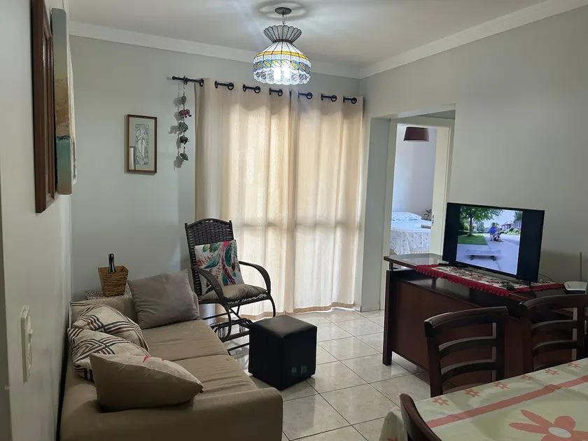 2 Bedroom Apartment with 1 free garage. - Image 1