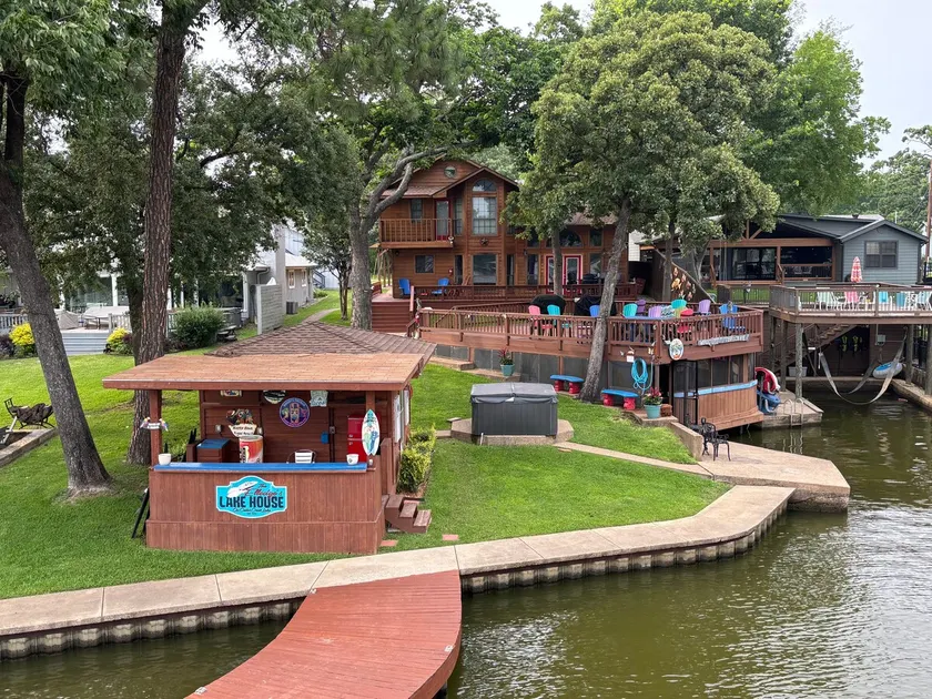 Paradise at Cedar Creek - Image 1