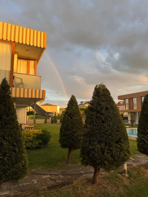 In a secure complex, peaceful, with a pool, close to the market - Image 1