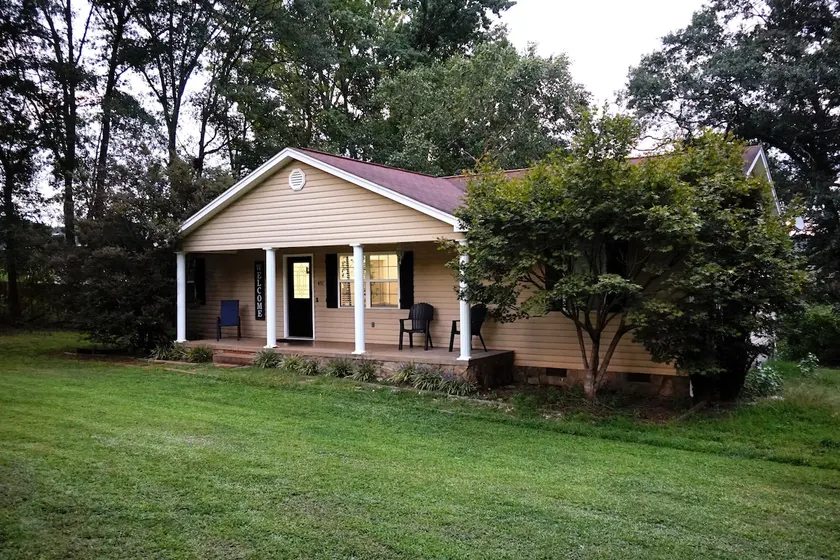 3BR Retreat • 14 Min to GSP • Near BMW - Image 1