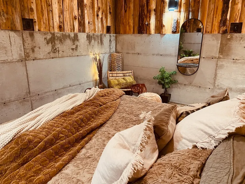 EV-Luxury Unique Suite/Hottub/Sauna/cold plunge - Image 1