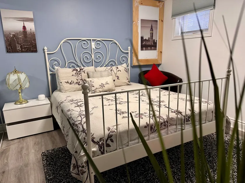 Sol Apartment - Beautiful 2 Bedroom Near Airport - Image 1