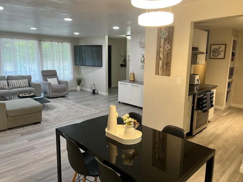 Entire Puyallup Home | Sleeps 5 | Mini RV Parking - Image 1