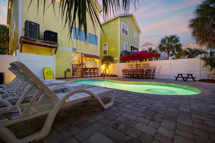 Steps to Beach - Pool, Golf Cart, Arcade, Elevator - Image 1