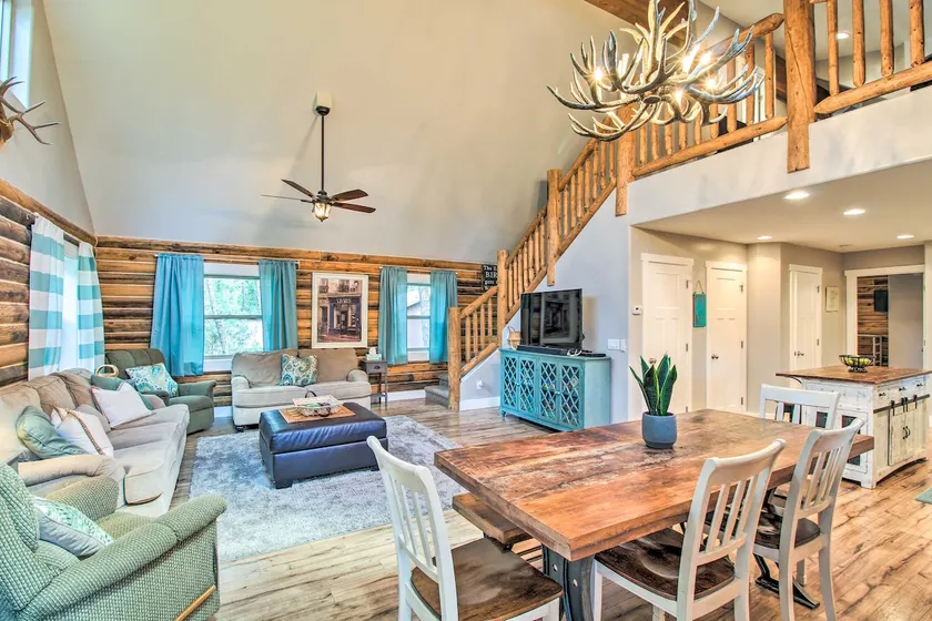 1 Mi to Lake: Chic Arizona Cabin w/ Large Porch! - Image 1